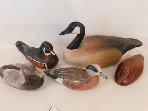 LOT OF 5 DECOYSLot of 5 decoys 3848a3