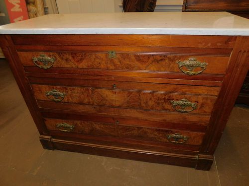 VICTORIAN MARBLE TOP CHEST & MIRRORVictorian