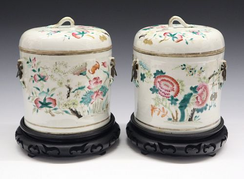 2 CHINESE PORCELAIN COVERED JARSTwo 38494a