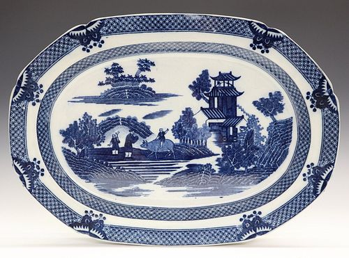 ENGLISH BLUE & WHITE PLATTERA Late 18th