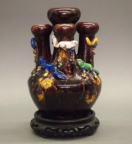 CHINESE CROCUS VASEA Chinese glazed 384b54