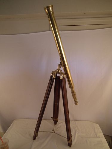 ANTIQUE TELESCOPE ON TRIPODOld