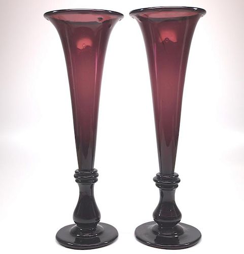 FREE BLOWN VASES PAIRA pair of 384c57