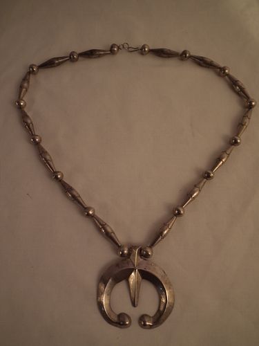 NAVAJO PAWN SILVER NECKLACEOld 384d83