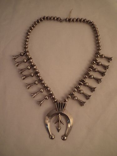 NAVAJO H AC SILVER NECKLACEOld 384d85