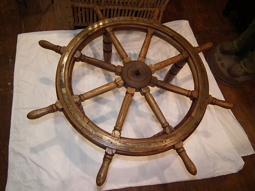 SHIPS WHEEL COFFEE TABLEOld ship's