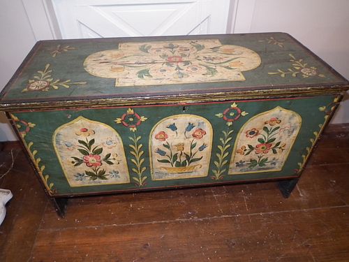 ANTIQUE DECORATED BLANKET BOX19th 384dcb