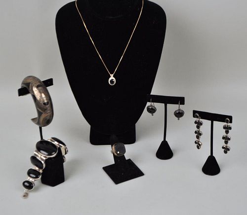 GROUP OF SILVER & BLACK JEWELRYcomprising