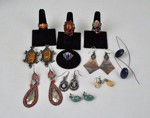 GROUP MISC SILVER & STONE JEWELRYcomprising