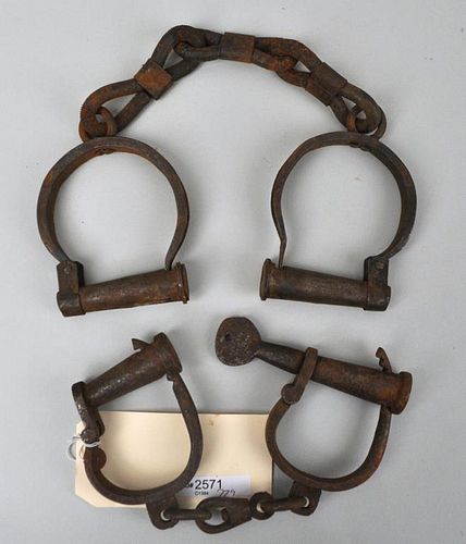 RARE 18TH CENTURY SLAVE TRADE SHACKLES CUFFSthe 38280e