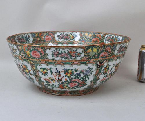 CHINESE FAMILLE ROSE PORCELAIN 382a21