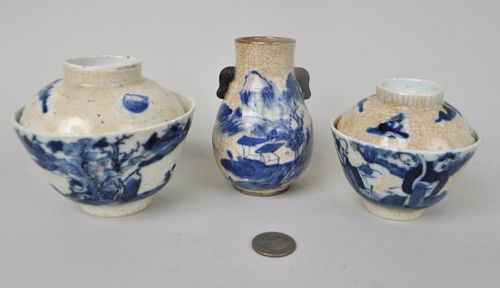 THREE CHINESE B W PORCELAIN ITEMScomprising 382a82