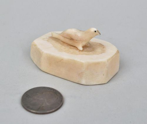 INUIT BONE CARVING OF SEAL ON ICE1 382aab