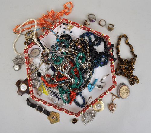 LARGE LOT VINTAGE COSTUME JEWELRYincluding