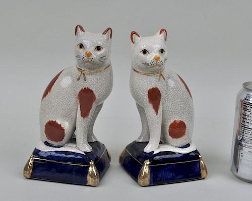 PAIR JAPANESE STAFFORDSHIRE STYLE CAT