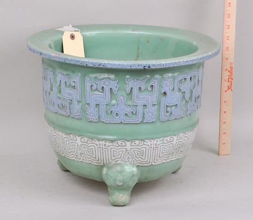 CHINESE CELADON GLAZE FOOTED JARDINIEREwith