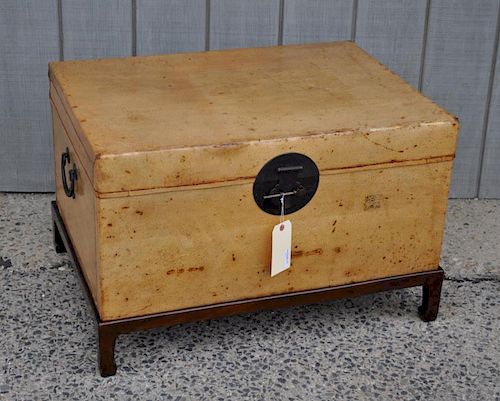 CHINESE LEATHER TRUNK STAND20 1 2  382f9e