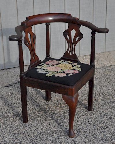 ENGLISH QUEEN ANNE MAHOGANY CORNER 3830a1