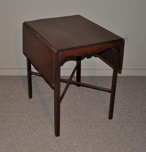 GEORGE III MAHOGANY PEMBROKE TABLEwith