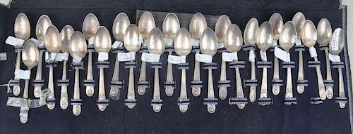 SET 26 WM ROGERS SILVER PLATE 38320a