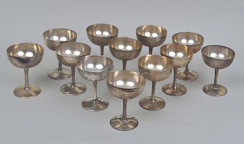 GROUP TWELVE ENGLISH STERLING CHAMPAGNESmade 383205