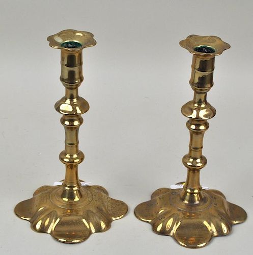 PAIR QUEEN ANNE BRASS PETAL BASE 38333d