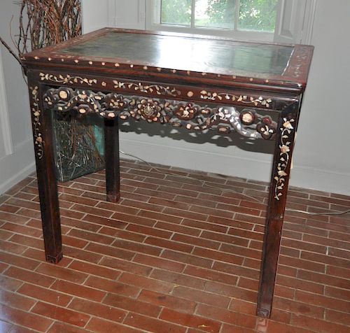 CHINESE RED/BROWN LACQUERED TABLEwith