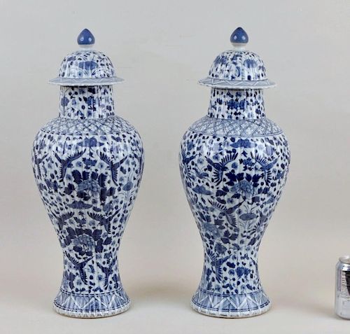 PAIR LARGE CHINESE PORCELAIN COVERED 3833fc