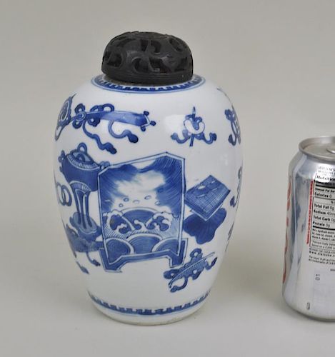 CHINESE BLUE WHITE PORCELAIN LIDDED 38340a