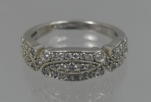 14K WHITE GOLD RING WITH MANY DIAMONDSLovely