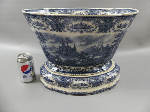 LARGE STAFFORDSHIRE ENGLISH BASIN 38353f