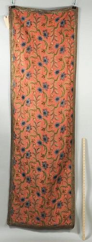 EMBROIDERED TABLE RUNNER, FLOWER