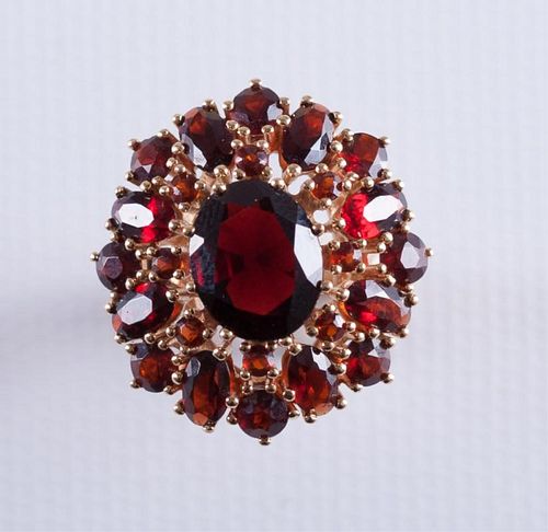 VINTAGE GARNET & 18K YELLOW GOLD