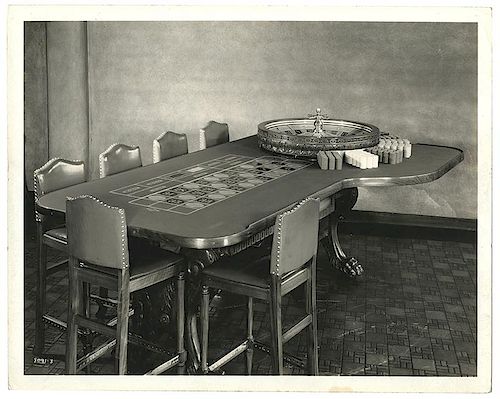 EIGHTEEN GAMBLING PHOTOGRAPHS.Eighteen