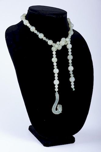 CHALCEDONY BEAD NECKLACEOf carved