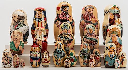 FIVE SETS OF RUSSIAN NESTING DOLLS 3864fd