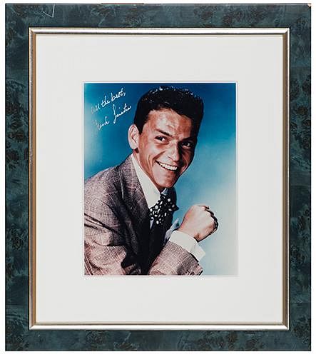 FRANK SINATRA SIGNED PORTRAIT PHOTO.Frank