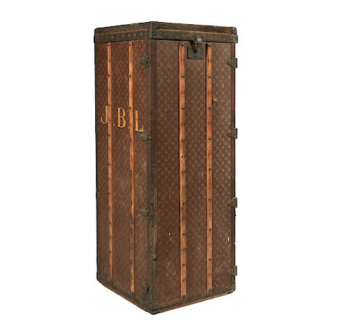 LOUIS VUITTON WARDROBE TRUNKLouis 386a94