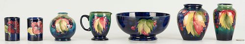 7 MOORCROFT POTTERY ITEMS INCL  387023