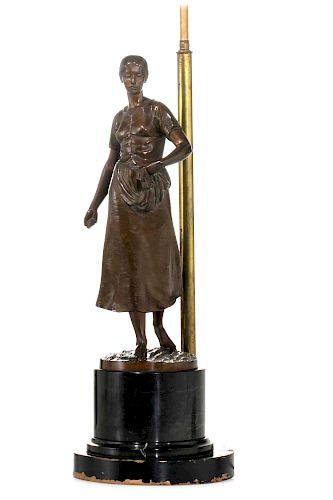 A GERMAN BRONZE FIGURE OF A WOMAN  384fc1