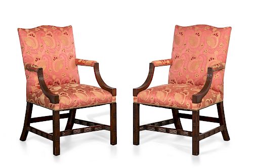 A PAIR OF GEORGE III STYLE MAHOGANY 38526c