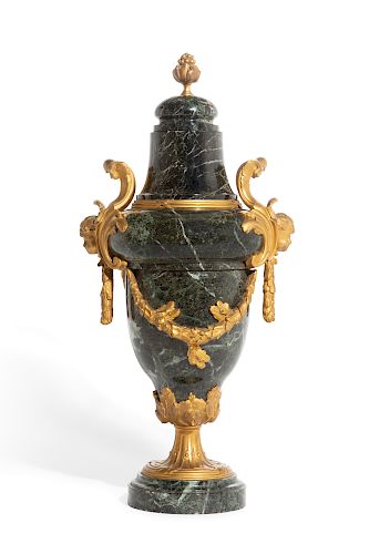 A LOUIS XVI STYLE GILT BRONZE MOUNTED 3852bd