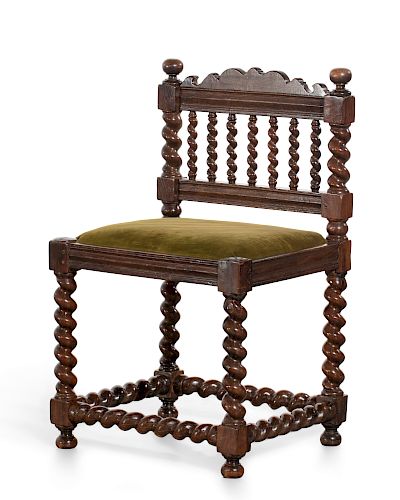 A WILLIAM AND MARY OAK SIDE CHAIR  3852bf