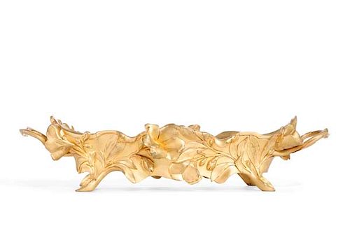 AN ART NOUVEAU GILT BRONZE CENTERPIECEAn 3854d0