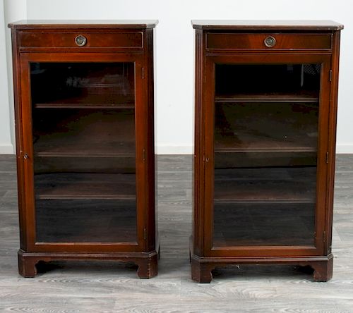 MAHOGANY BOOKCASES PAIRPair of 3856fa