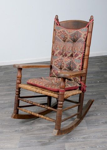RUSH SEAT ROCKING CHAIRMixed wood constructed