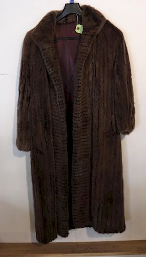 DYED MINK COAT - MEDIUM BROWNMedium-brown