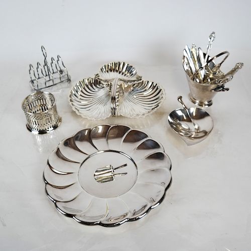 ASSORTED GROUP OF SILVER PLATE 388539