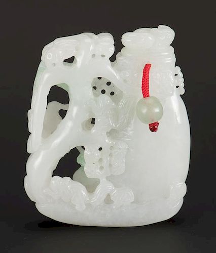 JADE BOULDER SNUFF BOTTLECarved 3885a3