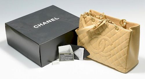 BEIGE CHANEL GRAND SHOPPING TOTEBeige 389085